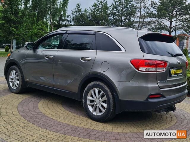 Сірий Кіа Соренто, об'ємом двигуна 2.4 л та пробігом 105 тис. км за 17500 $, фото 4 на Automoto.ua