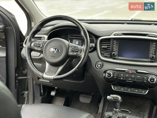 Сірий Кіа Соренто, об'ємом двигуна 2.2 л та пробігом 180 тис. км за 18500 $, фото 70 на Automoto.ua