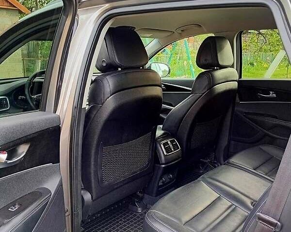 Киа Соренто 2015 в Запорожье на Automoto.ua Серый Киа Соренто, объемом двигателя 2 л и пробегом 145 тыс. км за 15600 $, фото 2 на Automoto.ua