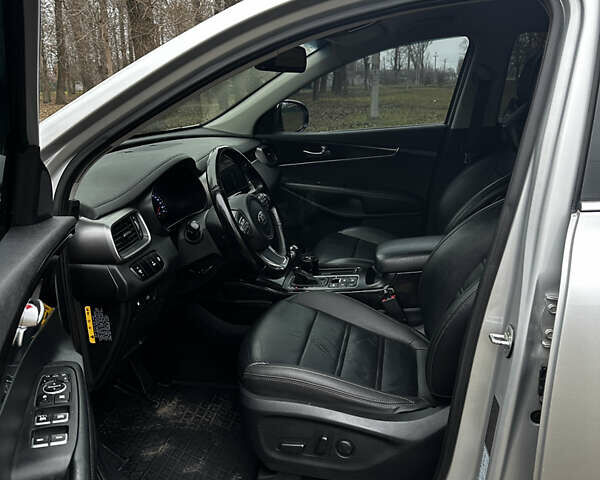 Сірий Кіа Соренто, об'ємом двигуна 2 л та пробігом 178 тис. км за 20500 $, фото 13 на Automoto.ua