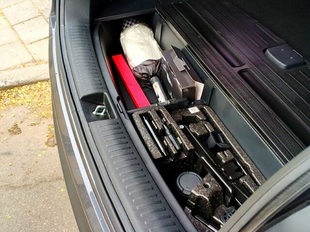 Серый Киа Соренто, объемом двигателя 2 л и пробегом 12 тыс. км за 20500 $, фото 7 на Automoto.ua