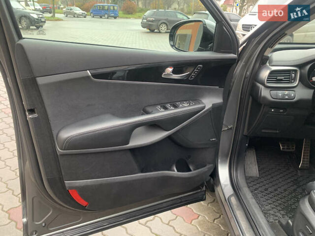 Серый Киа Соренто, объемом двигателя 2.2 л и пробегом 179 тыс. км за 21700 $, фото 45 на Automoto.ua