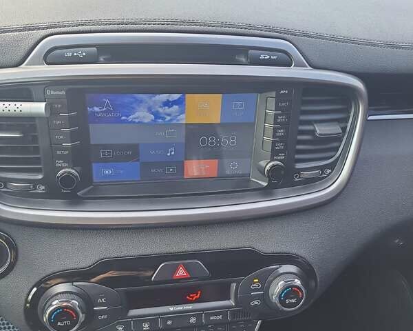 Серый Киа Соренто, объемом двигателя 2 л и пробегом 139 тыс. км за 21500 $, фото 21 на Automoto.ua