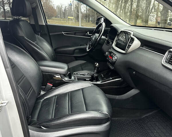 Сірий Кіа Соренто, об'ємом двигуна 2 л та пробігом 178 тис. км за 20500 $, фото 14 на Automoto.ua