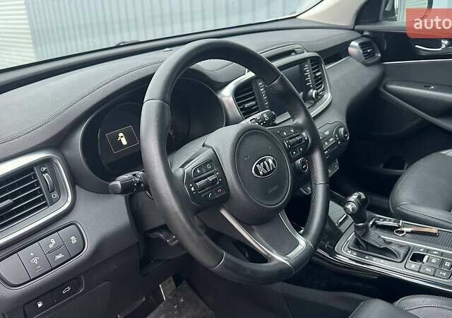 Сірий Кіа Соренто, об'ємом двигуна 2.2 л та пробігом 180 тис. км за 18500 $, фото 15 на Automoto.ua
