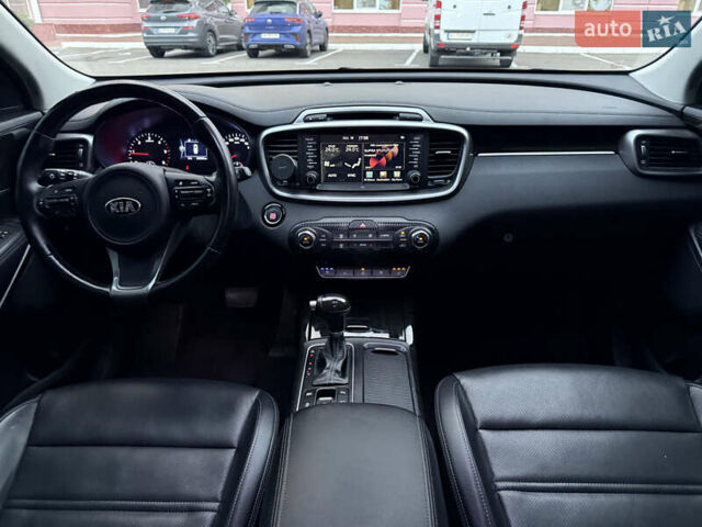 Киа Соренто 2015 в Одессе на Automoto.ua Серый Киа Соренто, объемом двигателя 2 л и пробегом 168 тыс. км за 21500 $, фото 14 на Automoto.ua