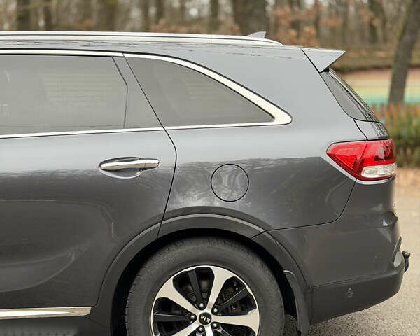 Сірий Кіа Соренто, об'ємом двигуна 2 л та пробігом 238 тис. км за 17550 $, фото 12 на Automoto.ua