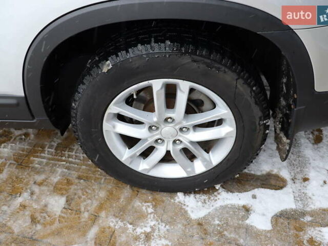 Серый Киа Соренто, объемом двигателя 2.4 л и пробегом 77 тыс. км за 12900 $, фото 9 на Automoto.ua