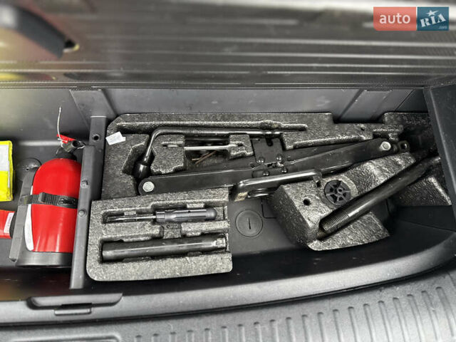 Киа Соренто 2015 в Луцке на Automoto.ua Серый Киа Соренто, объемом двигателя 2 л и пробегом 238 тыс. км за 17700 $, фото 60 на Automoto.ua