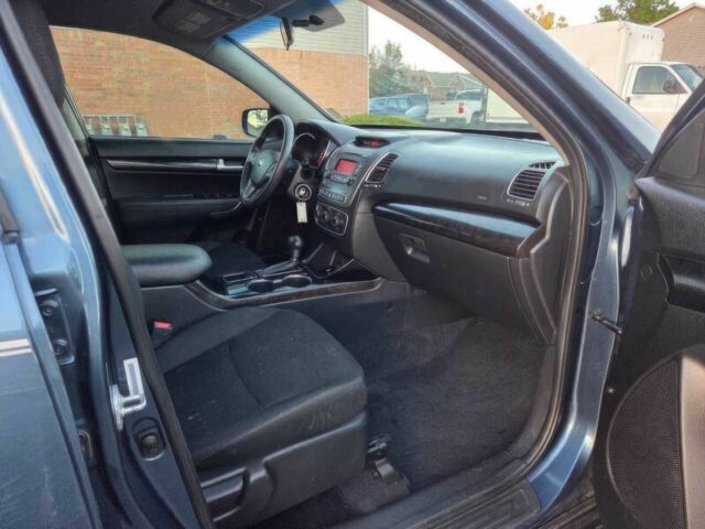 Серый Киа Соренто, объемом двигателя 3.3 л и пробегом 80 тыс. км за 7300 $, фото 7 на Automoto.ua