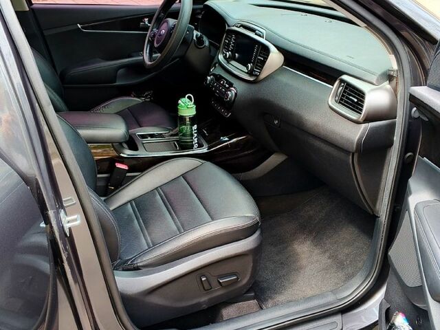 Серый Киа Соренто, объемом двигателя 2 л и пробегом 12 тыс. км за 20500 $, фото 4 на Automoto.ua