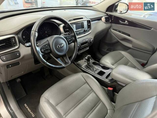 Серый Киа Соренто, объемом двигателя 2 л и пробегом 168 тыс. км за 14990 $, фото 18 на Automoto.ua