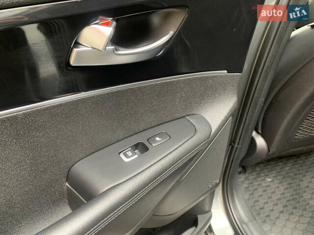 Серый Киа Соренто, объемом двигателя 2.2 л и пробегом 179 тыс. км за 21700 $, фото 48 на Automoto.ua