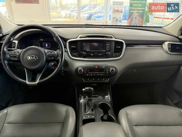 Серый Киа Соренто, объемом двигателя 2 л и пробегом 168 тыс. км за 14990 $, фото 23 на Automoto.ua