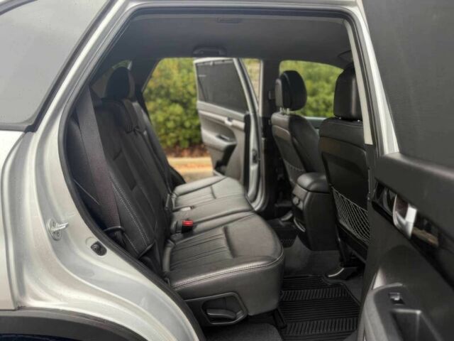 Сірий Кіа Соренто, об'ємом двигуна 2.4 л та пробігом 77 тис. км за 7300 $, фото 9 на Automoto.ua