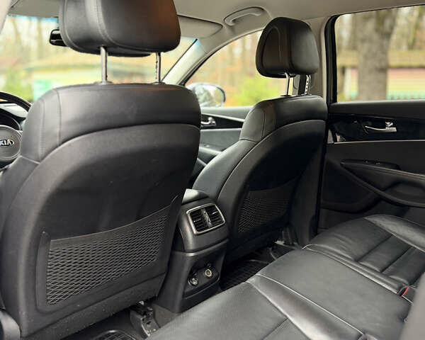 Сірий Кіа Соренто, об'ємом двигуна 2 л та пробігом 238 тис. км за 17550 $, фото 49 на Automoto.ua