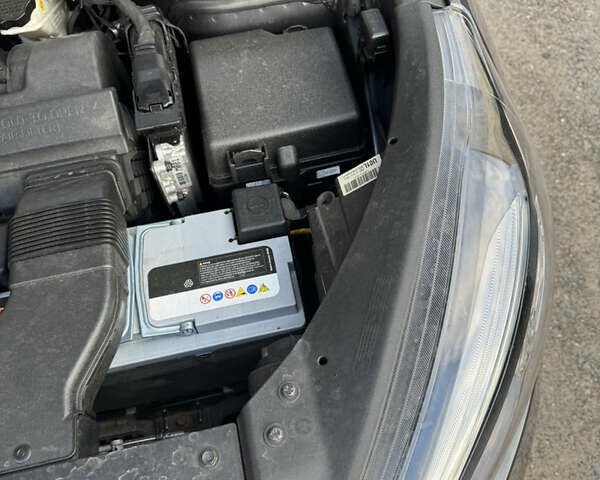 Киа Соренто 2015 в Киеве на Automoto.ua Серый Киа Соренто, объемом двигателя 2.2 л и пробегом 235 тыс. км за 22000 $, фото 18 на Automoto.ua