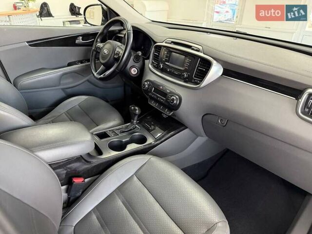 Серый Киа Соренто, объемом двигателя 2 л и пробегом 168 тыс. км за 14990 $, фото 28 на Automoto.ua