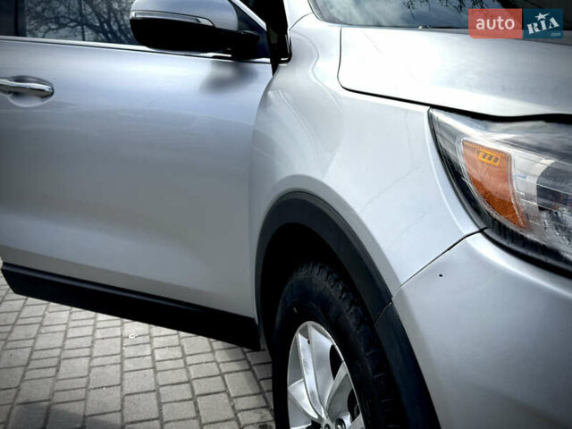 Серый Киа Соренто, объемом двигателя 2.36 л и пробегом 208 тыс. км за 14500 $, фото 4 на Automoto.ua