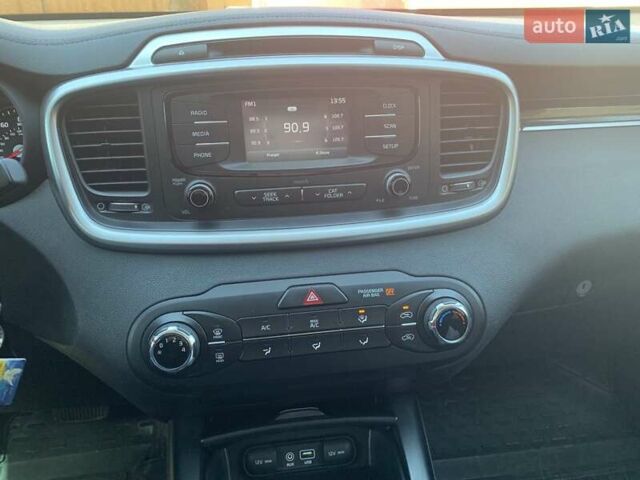 Серый Киа Соренто, объемом двигателя 2.4 л и пробегом 146 тыс. км за 15000 $, фото 1 на Automoto.ua