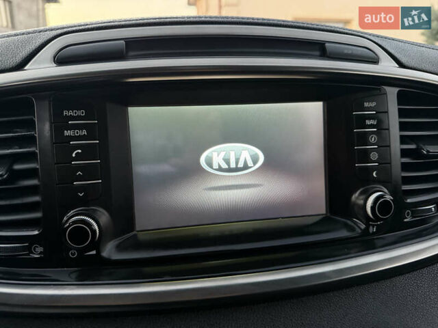 Серый Киа Соренто, объемом двигателя 2.2 л и пробегом 192 тыс. км за 18200 $, фото 66 на Automoto.ua