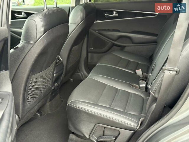 Серый Киа Соренто, объемом двигателя 2.2 л и пробегом 193 тыс. км за 22222 $, фото 39 на Automoto.ua