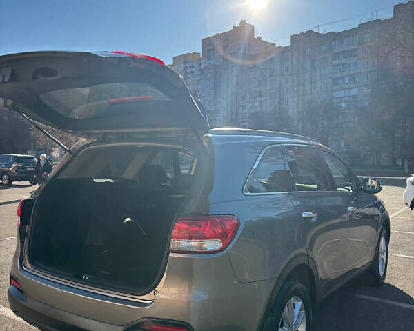 Серый Киа Соренто, объемом двигателя 2.36 л и пробегом 103 тыс. км за 14300 $, фото 10 на Automoto.ua