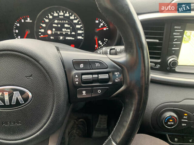 Серый Киа Соренто, объемом двигателя 2.2 л и пробегом 179 тыс. км за 21700 $, фото 25 на Automoto.ua