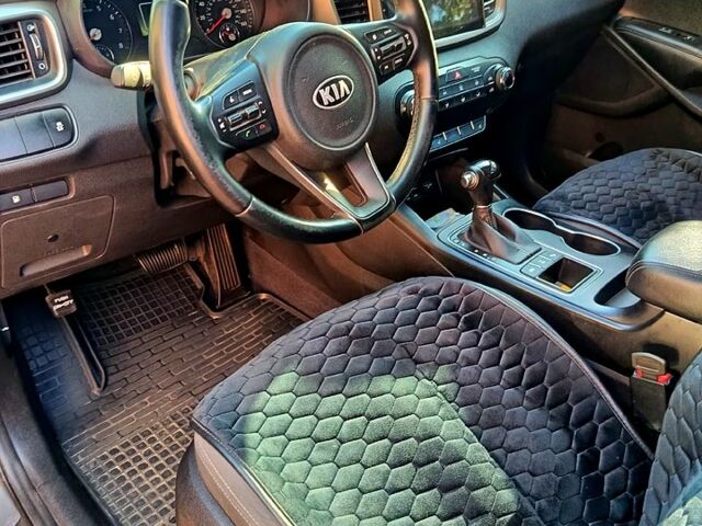 Серый Киа Соренто, объемом двигателя 2.4 л и пробегом 135 тыс. км за 14000 $, фото 7 на Automoto.ua