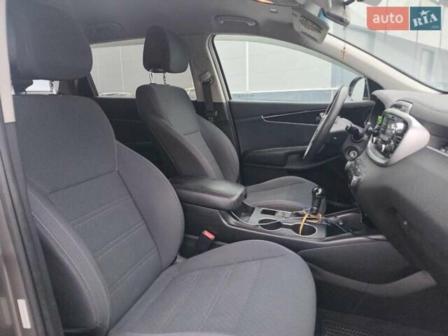 Серый Киа Соренто, объемом двигателя 3.3 л и пробегом 198 тыс. км за 16990 $, фото 28 на Automoto.ua