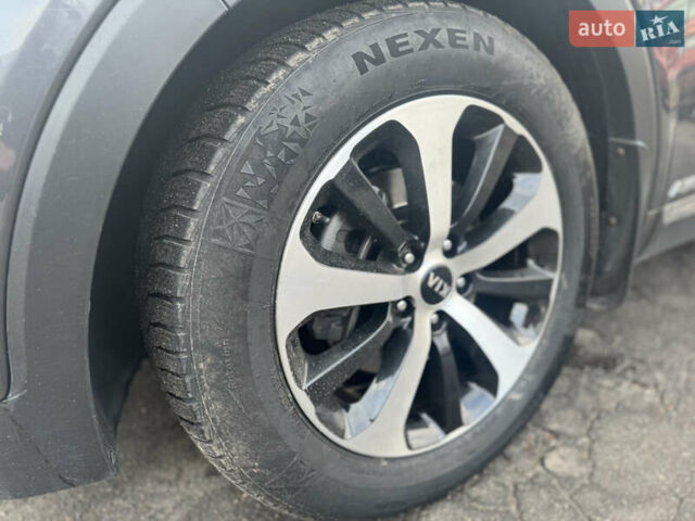 Сірий Кіа Соренто, об'ємом двигуна 2.2 л та пробігом 207 тис. км за 18800 $, фото 9 на Automoto.ua