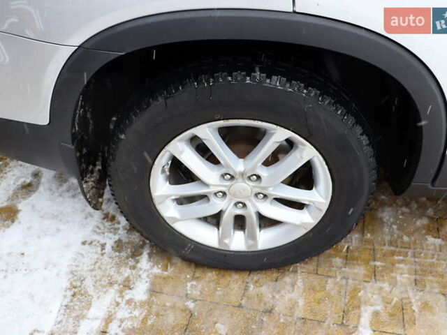 Серый Киа Соренто, объемом двигателя 2.4 л и пробегом 77 тыс. км за 12900 $, фото 4 на Automoto.ua