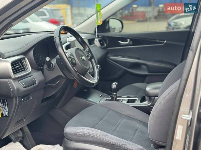 Сірий Кіа Соренто, об'ємом двигуна 2.4 л та пробігом 140 тис. км за 14800 $, фото 12 на Automoto.ua