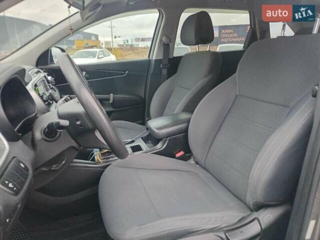 Серый Киа Соренто, объемом двигателя 3.3 л и пробегом 198 тыс. км за 16990 $, фото 18 на Automoto.ua