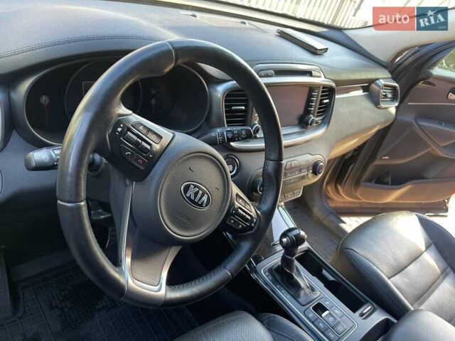 Серый Киа Соренто, объемом двигателя 2.2 л и пробегом 190 тыс. км за 24000 $, фото 6 на Automoto.ua