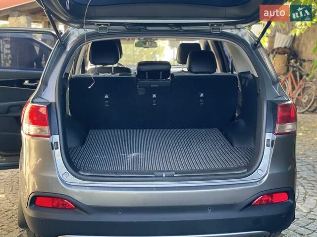 Киа Соренто 2015 в Львове на Automoto.ua Серый Киа Соренто, объемом двигателя 2.2 л и пробегом 131 тыс. км за 20500 $, фото 28 на Automoto.ua