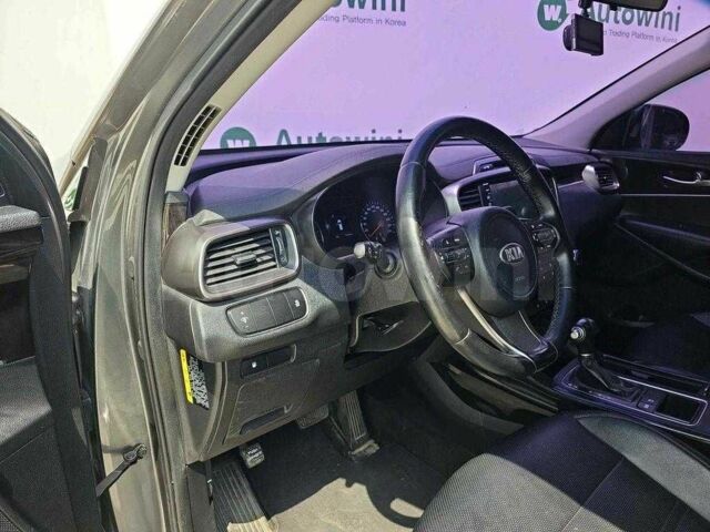 Киа Соренто 2015 в Киеве на Automoto.ua Серый Киа Соренто, объемом двигателя 2 л и пробегом 125 тыс. км за 8800 $, фото 11 на Automoto.ua