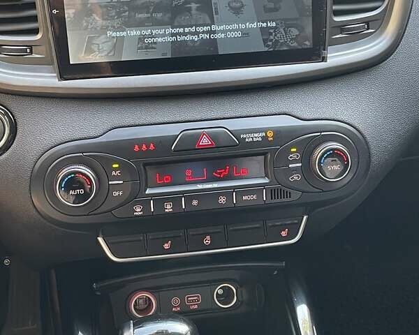 Киа Соренто 2015 в Львове на Automoto.ua Серый Киа Соренто, объемом двигателя 2.2 л и пробегом 131 тыс. км за 20500 $, фото 10 на Automoto.ua