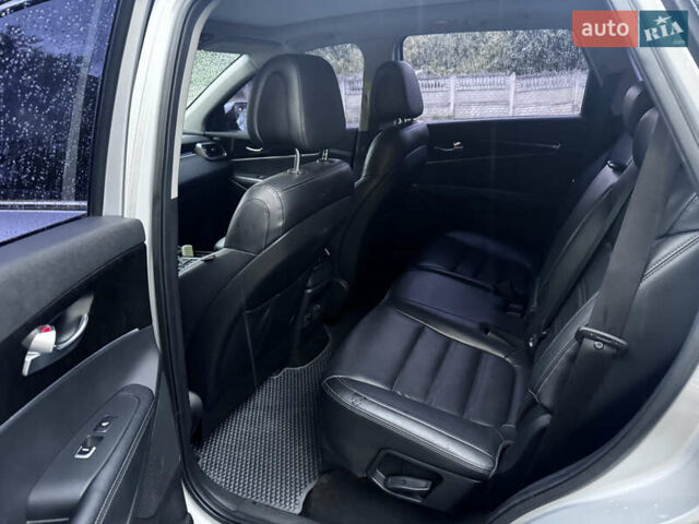 Киа Соренто 2015 в Киеве на Automoto.ua Серый Киа Соренто, объемом двигателя 0 л и пробегом 205 тыс. км за 17500 $, фото 10 на Automoto.ua