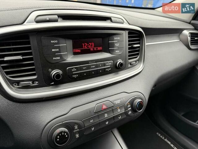 Серый Киа Соренто, объемом двигателя 2.2 л и пробегом 243 тыс. км за 19500 $, фото 35 на Automoto.ua