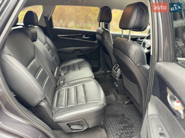 Сірий Кіа Соренто, об'ємом двигуна 2 л та пробігом 238 тис. км за 17550 $, фото 45 на Automoto.ua