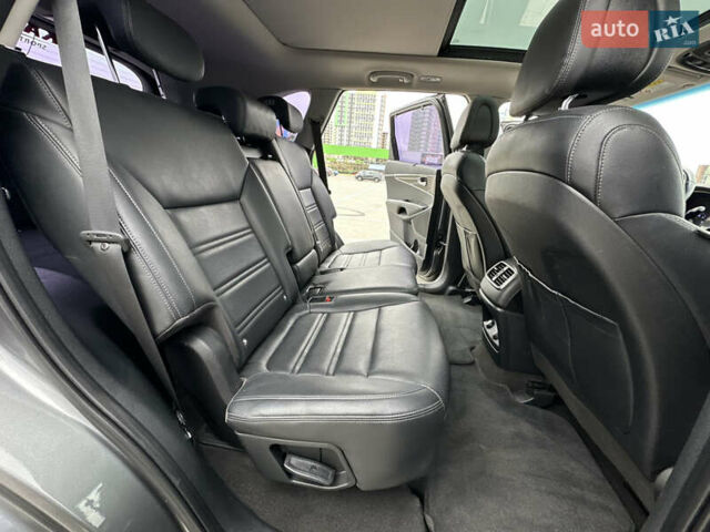 Сірий Кіа Соренто, об'ємом двигуна 2.2 л та пробігом 180 тис. км за 18500 $, фото 45 на Automoto.ua
