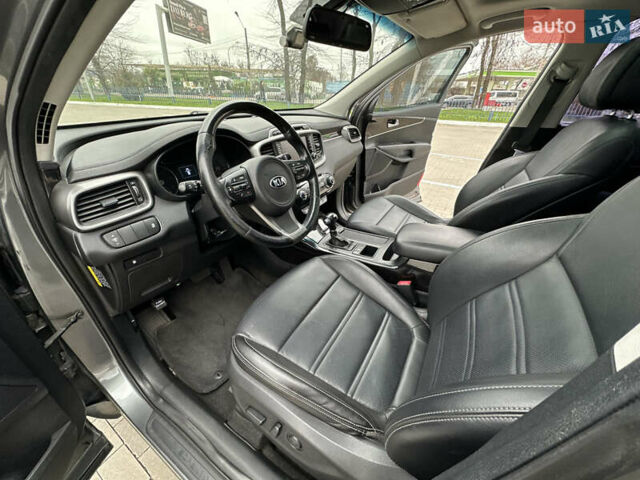 Сірий Кіа Соренто, об'ємом двигуна 2.2 л та пробігом 180 тис. км за 18500 $, фото 68 на Automoto.ua