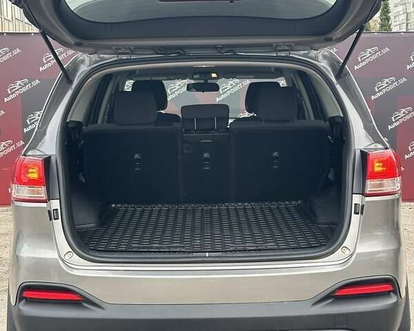 Серый Киа Соренто, объемом двигателя 2.36 л и пробегом 121 тыс. км за 14700 $, фото 9 на Automoto.ua