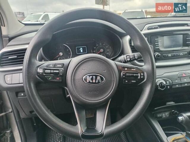 Серый Киа Соренто, объемом двигателя 3.3 л и пробегом 198 тыс. км за 16990 $, фото 10 на Automoto.ua