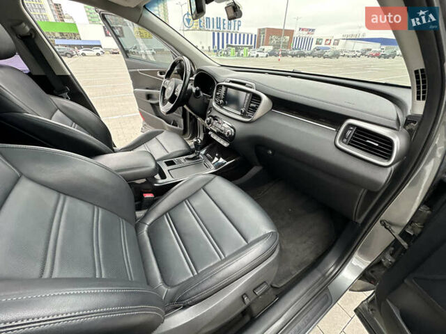 Сірий Кіа Соренто, об'ємом двигуна 2.2 л та пробігом 180 тис. км за 18500 $, фото 56 на Automoto.ua