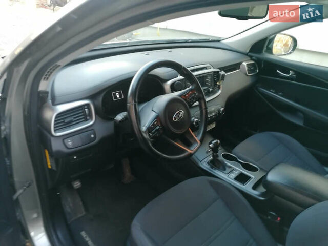 Кіа Соренто 2015 у Львові на Automoto.ua Сірий Кіа Соренто, об'ємом двигуна 2.36 л та пробігом 100 тис. км за 16000 $, фото 9 на Automoto.ua