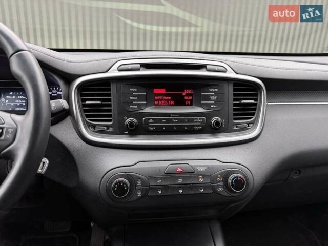 Серый Киа Соренто, объемом двигателя 2.2 л и пробегом 243 тыс. км за 19500 $, фото 32 на Automoto.ua