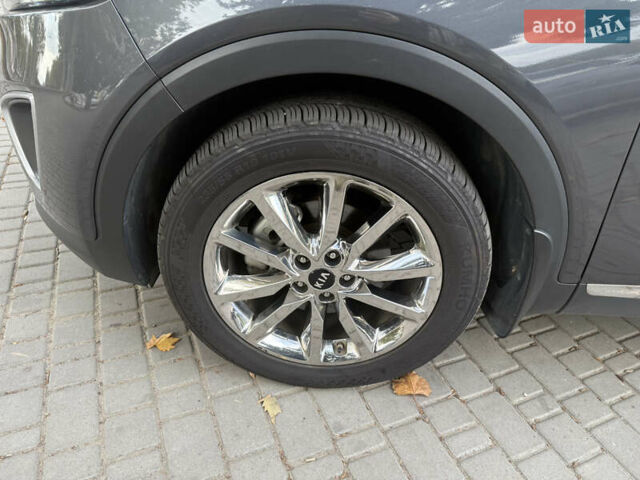 Киа Соренто 2015 в Одессе на Automoto.ua Серый Киа Соренто, объемом двигателя 2 л и пробегом 210 тыс. км за 19500 $, фото 35 на Automoto.ua