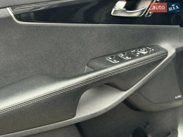 Серый Киа Соренто, объемом двигателя 2.2 л и пробегом 193 тыс. км за 22222 $, фото 35 на Automoto.ua